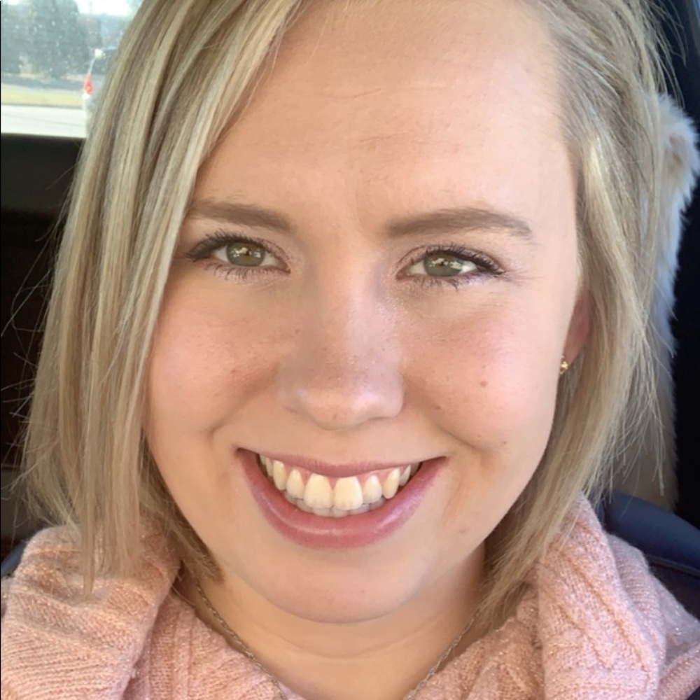 Meet your Posher, Danielle